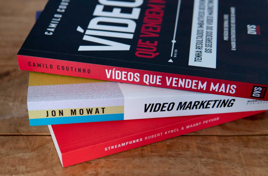Imagem dos três livros de Video Marketing empilhados.